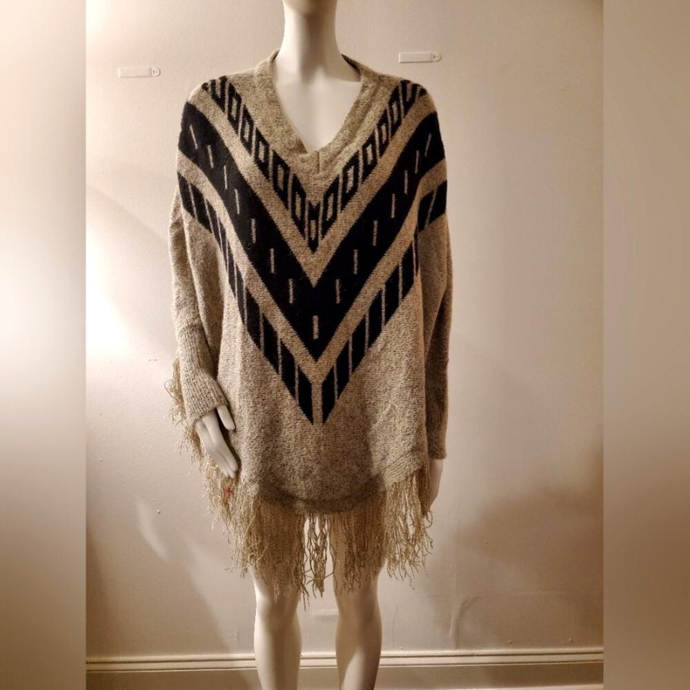 Love by Design Womens Beige Black Southwestern Fringe Poncho Sweater XS/S